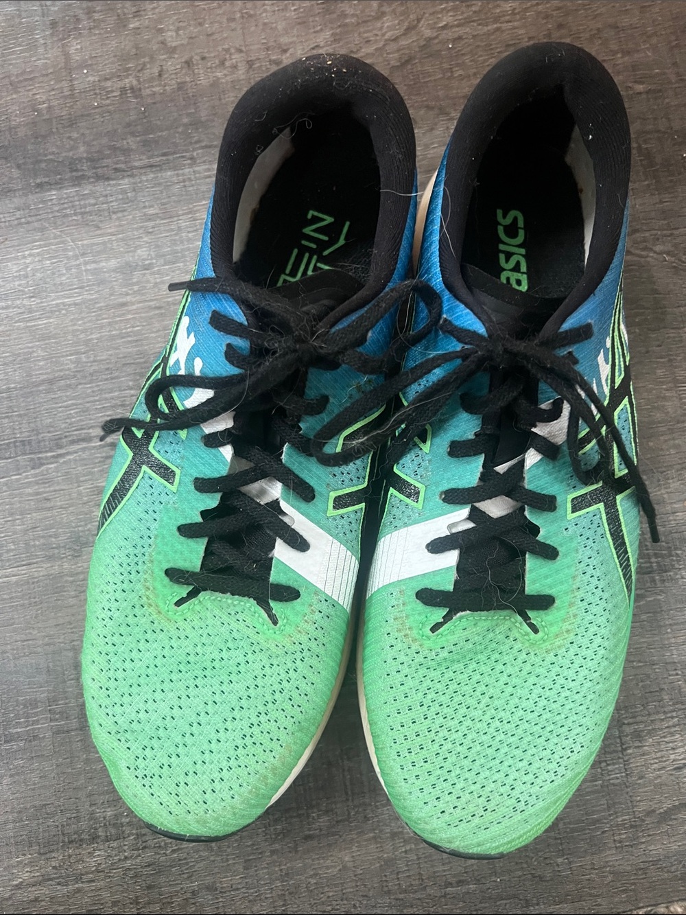 Asics Magic Speed Mens 9 Women’s 10 running shoes